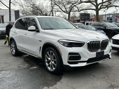 White 2023 BMW X5 xDrive45e for sale in Great Neck, NY