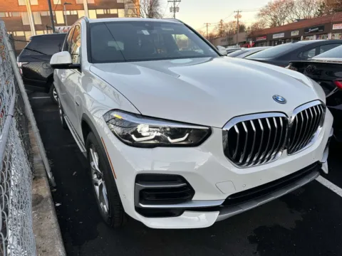 White 2023 BMW X5 Plug-In Hybrid xDrive45e for sale in Great Neck, NY