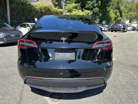 More photos of 2021 Tesla Model Y Long Range at Certified Luxury Motors - Great Neck, NY