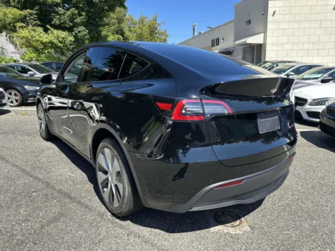 More photos of 2021 Tesla Model Y Long Range at Certified Luxury Motors - Great Neck, NY