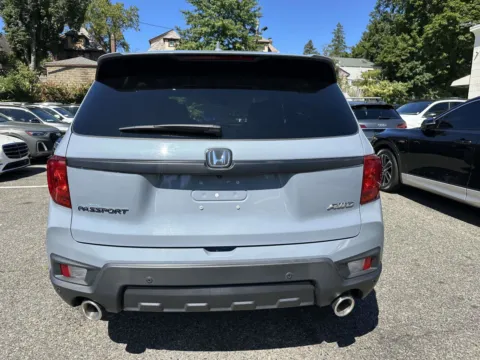 More photos of 2023 Honda Passport EX-L at Certified Luxury Motors - Great Neck, NY