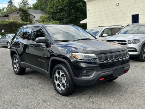 Black 2022 Jeep Compass Trailhawk for sale in Great Neck, NY