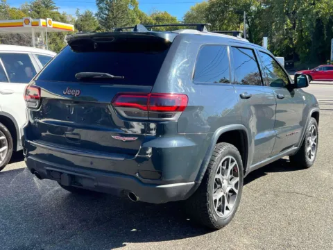 More photos of 2017 Jeep Grand Cherokee Trailhawk at Certified Luxury Motors - Great Neck, NY
