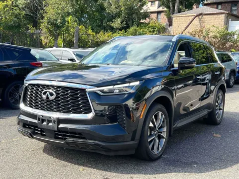 Another view of 2023 INFINITI QX60 LUXE for sale in Great Neck, NY at Certified Luxury Motors - Great Neck