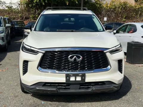 Photos of 2022 INFINITI QX60 LUXE for sale in Great Neck, NY at Certified Luxury Motors - Great Neck