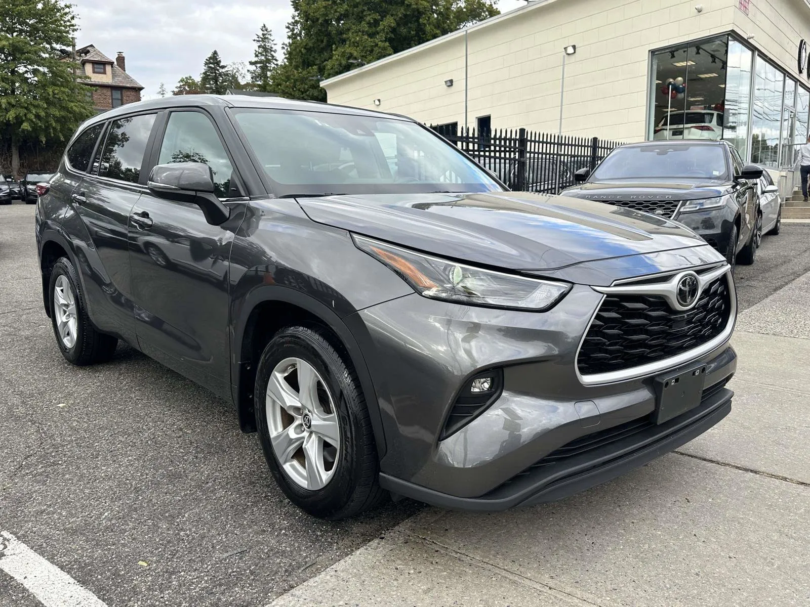 2023 Toyota Highlander LE for sale in Great Neck, NY