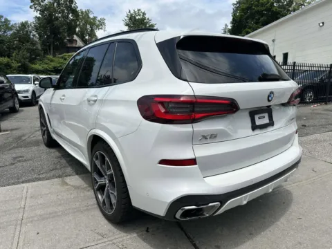 More photos of 2021 BMW X5 xDrive40i M-Sport at Certified Luxury Motors - Great Neck, NY