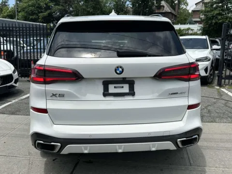 More photos of 2021 BMW X5 xDrive40i M-Sport at Certified Luxury Motors - Great Neck, NY