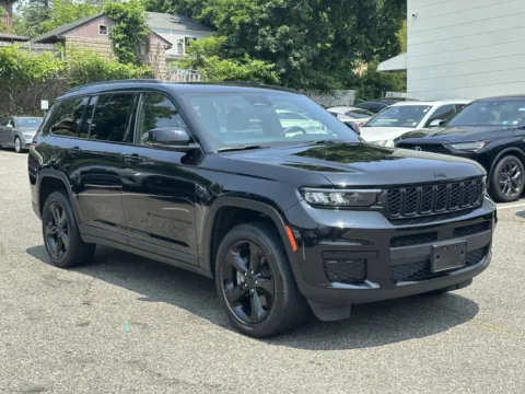 Black 2022 Jeep Grand Cherokee L Altitude for sale in Great Neck, NY