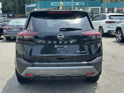 More photos of 2023 Nissan Rogue SL (Navi,Leather,Sunroof) at Certified Luxury Motors - Great Neck, NY