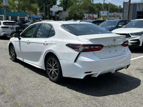 More photos of 2022 Toyota Camry SE at Certified Luxury Motors - Great Neck, NY