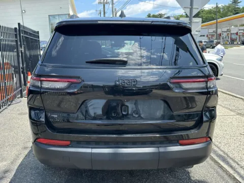 More photos of 2022 Jeep Grand Cherokee L Altitude at Certified Luxury Motors - Great Neck, NY