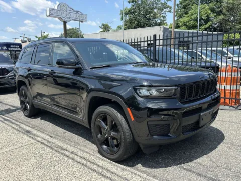 Black 2022 Jeep Grand Cherokee L Altitude for sale in Great Neck, NY