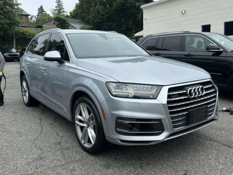 Gray 2018 Audi Q7 Prestige for sale in Great Neck, NY