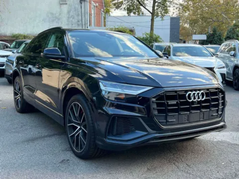 Black 2021 Audi Q8 Premium Plus for sale in Great Neck, NY