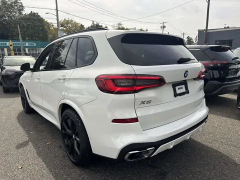 More photos of 2019 BMW X5 xDrive40i M-Sport at Certified Luxury Motors - Great Neck, NY