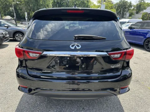More photos of 2018 INFINITI QX60 at Certified Luxury Motors - Great Neck, NY