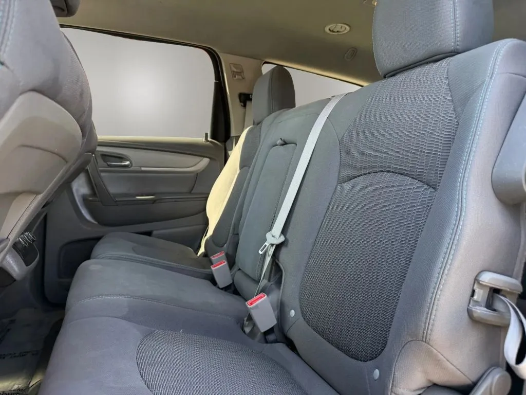 Chevrolet Traverse photo 9