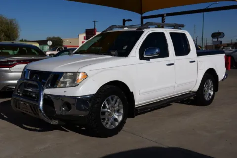 White 2012 Nissan Frontier Crew Cab SL Pickup 4D 5 ft for sale in El Paso, TX