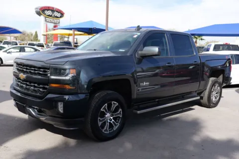 Gray 2018 Chevrolet Silverado 1500 Crew Cab Z71 LT Pickup 4D 5 3/4 ft for sale in El Paso, TX