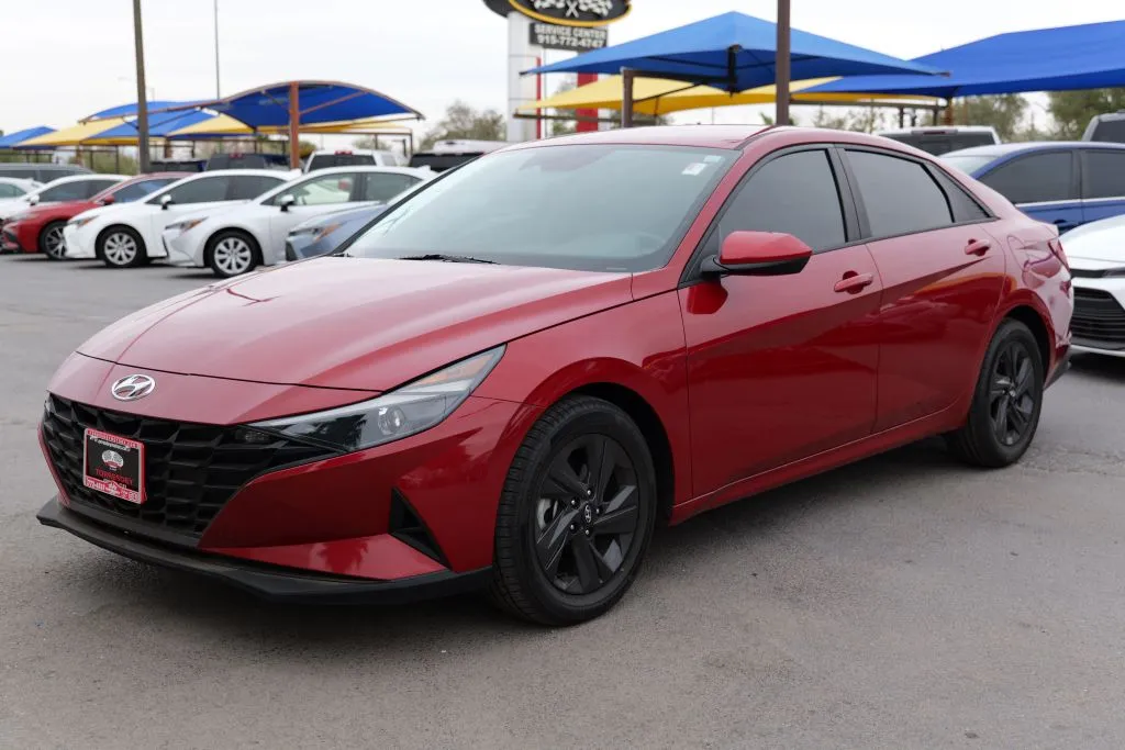 Red 2022 Hyundai Elantra SEL Sedan 4D for sale in El Paso, TX