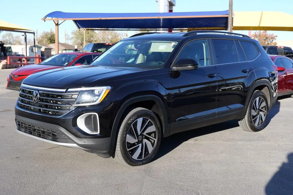 Black 2025 Volkswagen Atlas SE w/Tech Pkg Sport Utility 4D for sale in El Paso, TX