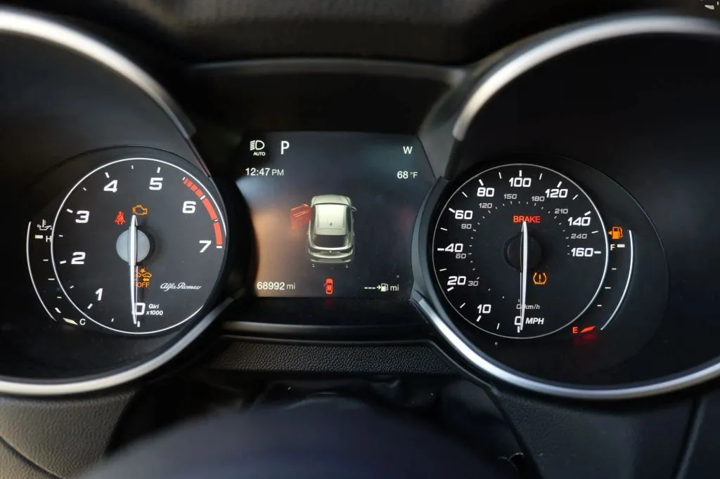 Alfa Romeo Stelvio photo 7