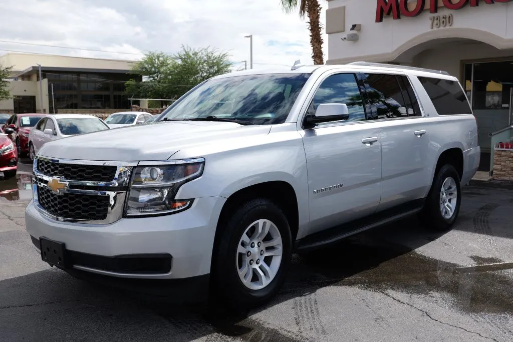 Silver 2019 Chevrolet Suburban LT Sport Utility 4D for sale in El Paso, TX