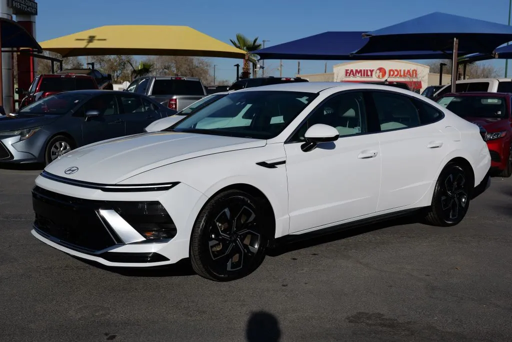 White 2024 Hyundai Sonata SEL Sedan 4D for sale in El Paso, TX