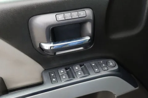 More photos of 2018 Chevrolet Silverado 1500 Crew Cab Z71 LTZ Pickup 4D 5 3/4 ft at Torresdey Motors Alameda, TX