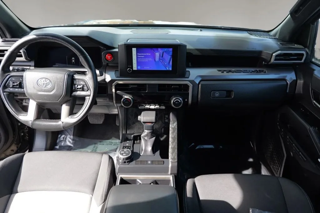Toyota Tacoma photo 10