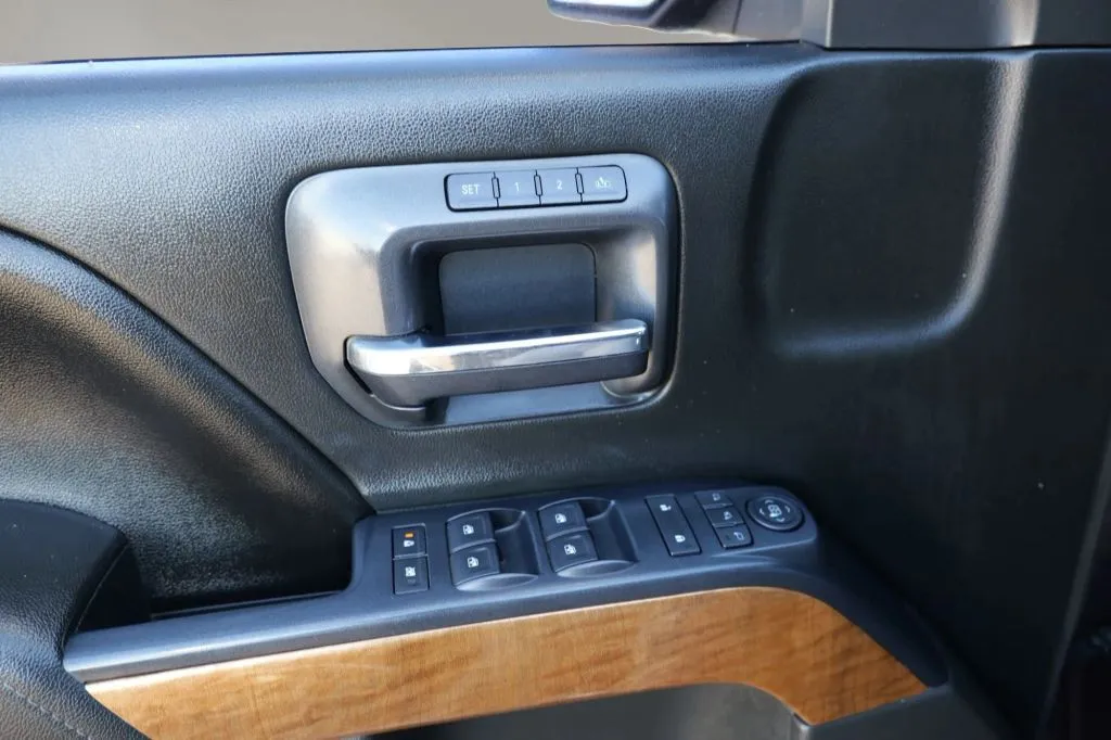 Chevrolet Silverado photo 7