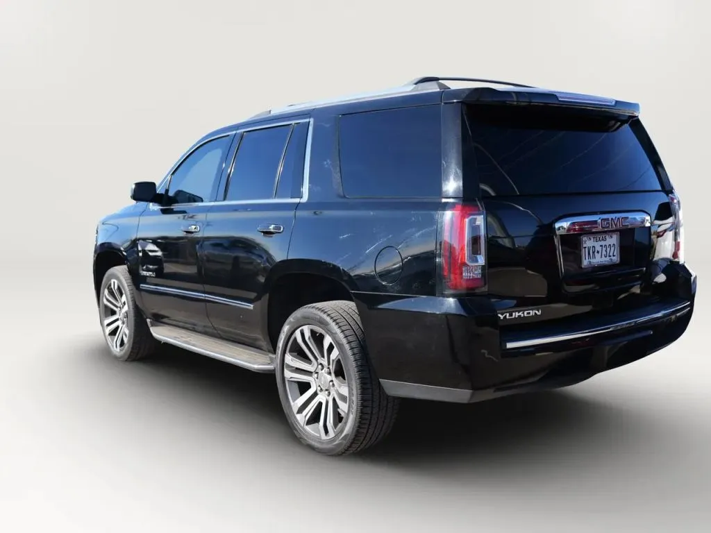 GMC Yukon photo 3