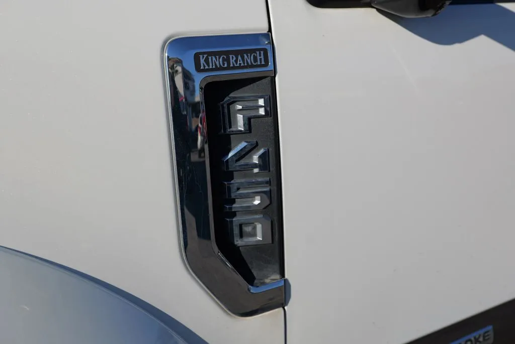 Ford F-450 photo 21