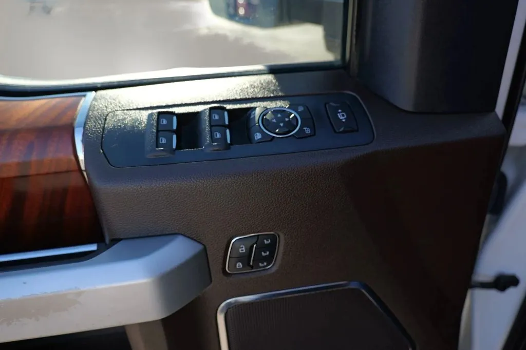 Ford F-450 photo 8
