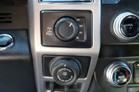 More photos of 2019 Ford F-150 SuperCrew Cab Platinum Pickup 4D 5 1/2 ft at Torresdey Motors Alameda, TX