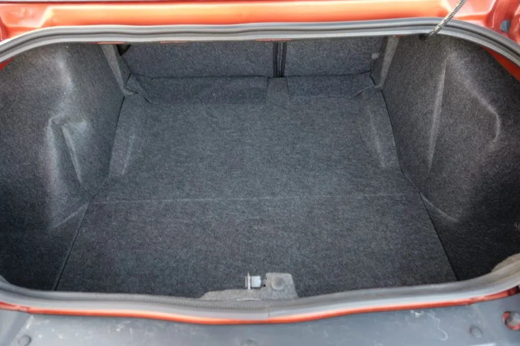Dodge Challenger photo 12