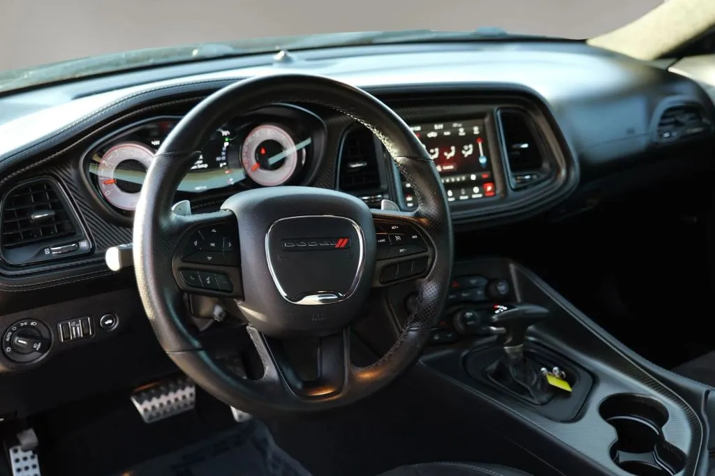 Dodge Challenger photo 4
