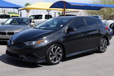 Black 2017 Toyota Corolla iM Hatchback 4D for sale in El Paso, TX