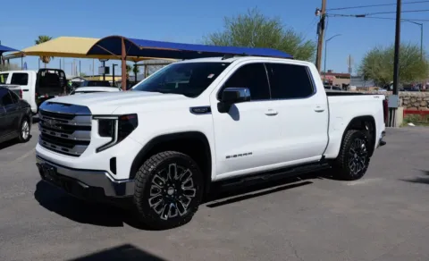 White 2023 GMC Sierra 1500 Crew Cab SLE Pickup 4D 5 3/4 ft for sale in El Paso, TX