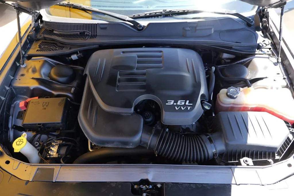 Dodge Challenger photo 13