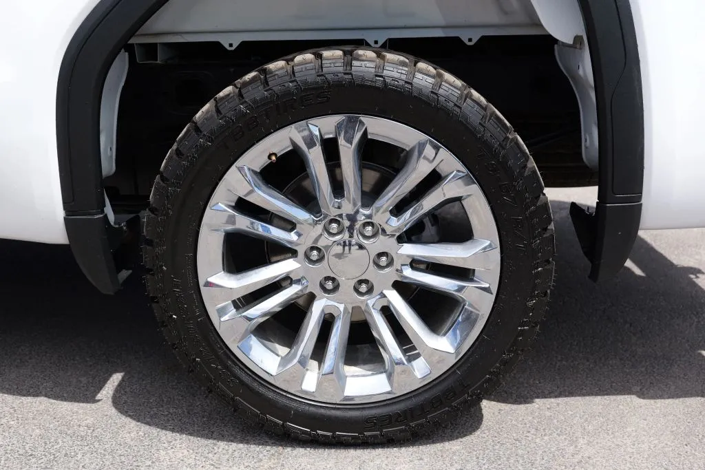 GMC Sierra photo 13