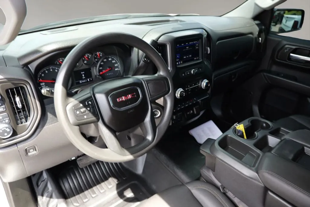 GMC Sierra photo 4
