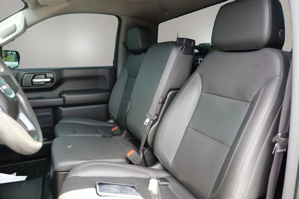 GMC Sierra photo 11