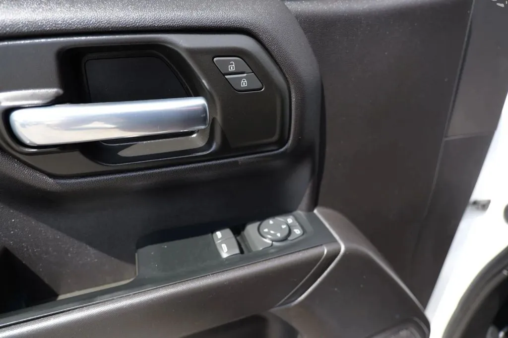 GMC Sierra photo 8