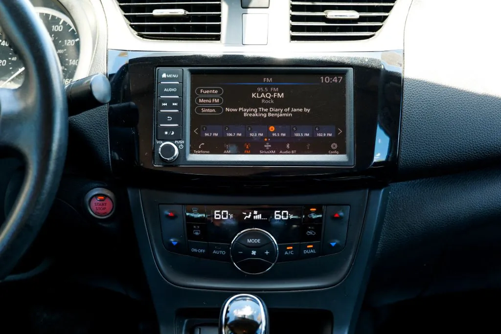 Nissan Sentra photo 5