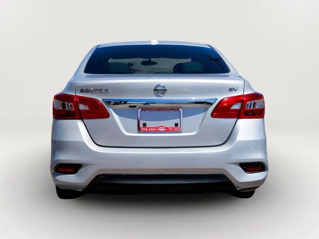 Nissan Sentra photo 12