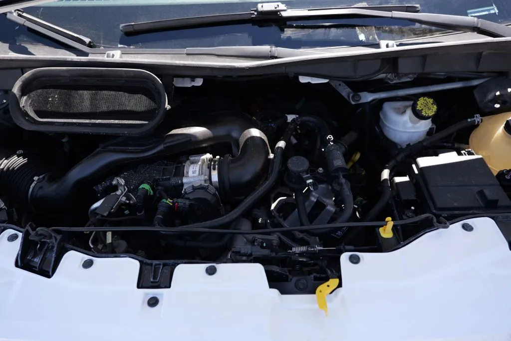 Ford Transit-250 photo 18