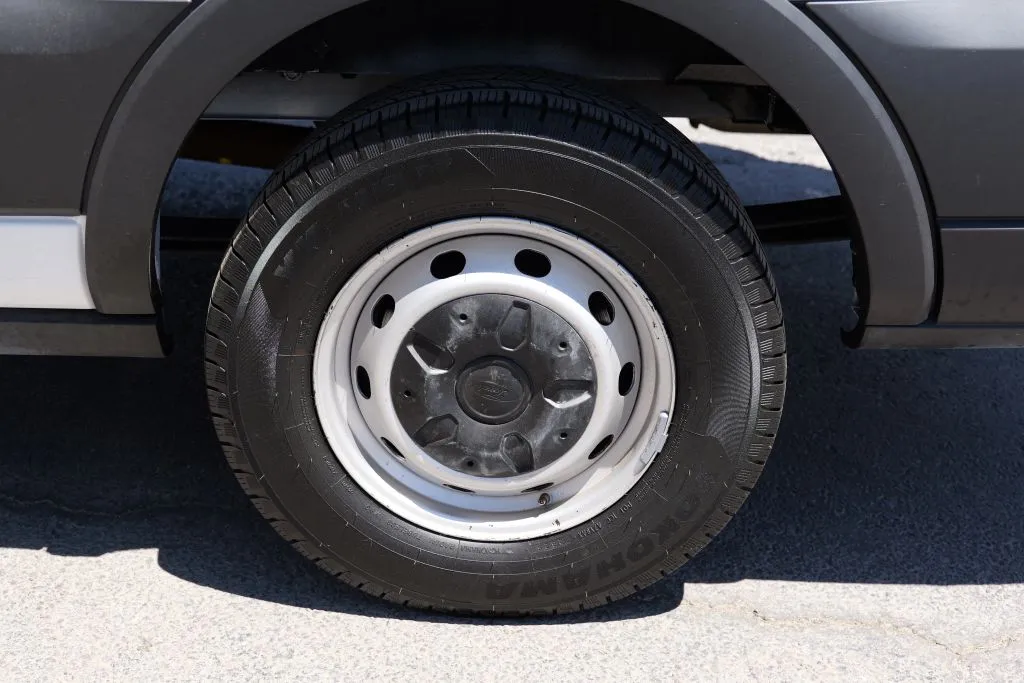 Ford Transit-250 photo 17