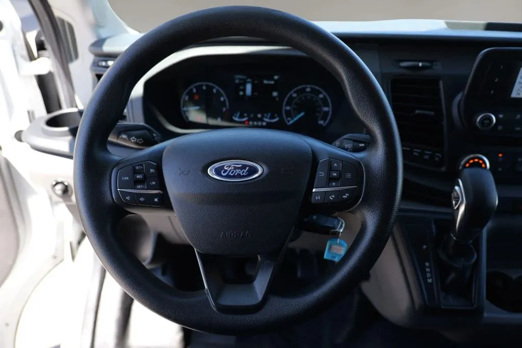 Ford Transit-250 photo 6